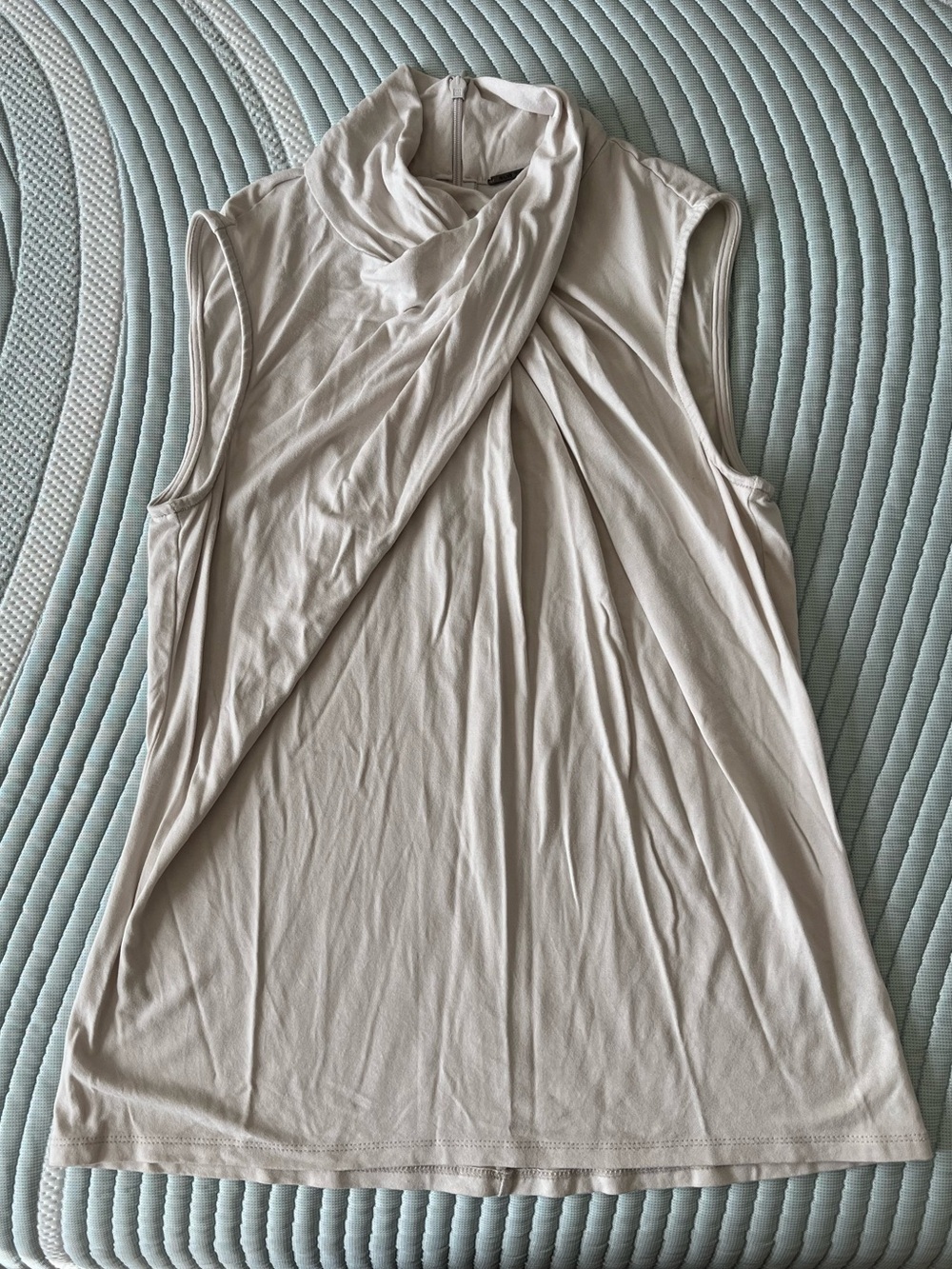 Tahari top